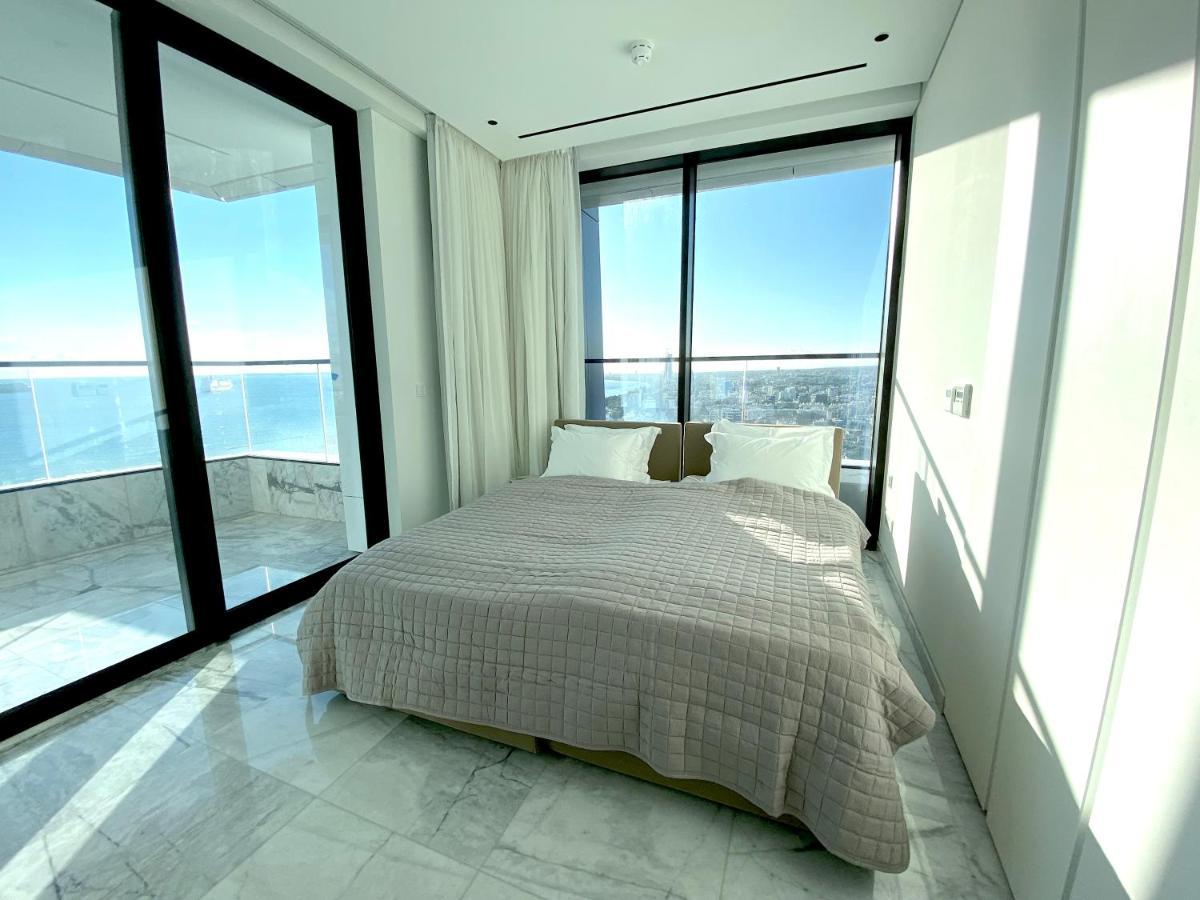 Luxury Private Apartments - Limasol Buitenkant foto